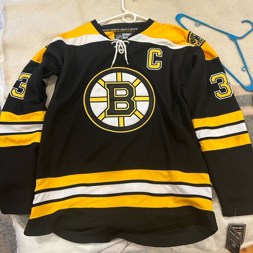 NWT Boston Bruins Chara Jersey